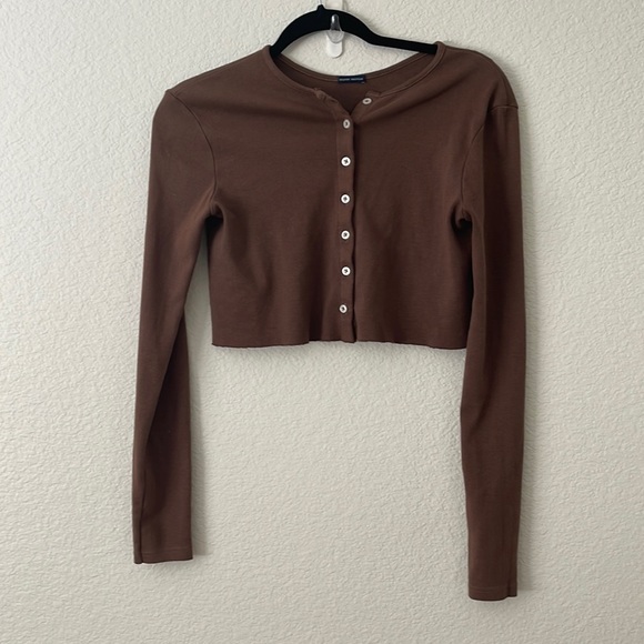 Brandy Melville Tops - EUC - Brandy Melville Cropped Cardigan